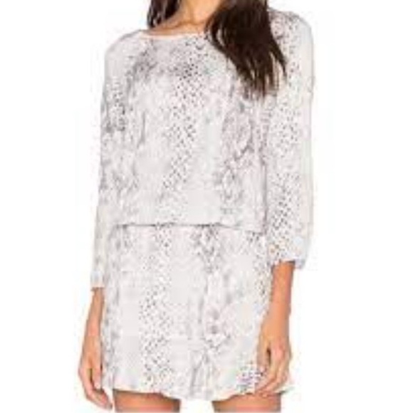 Soft Joie Dresses & Skirts - SOFT JOIE Blue "Arryn B" Ruffled Mini Snakeskin Print 3/4 Sleeve Dress